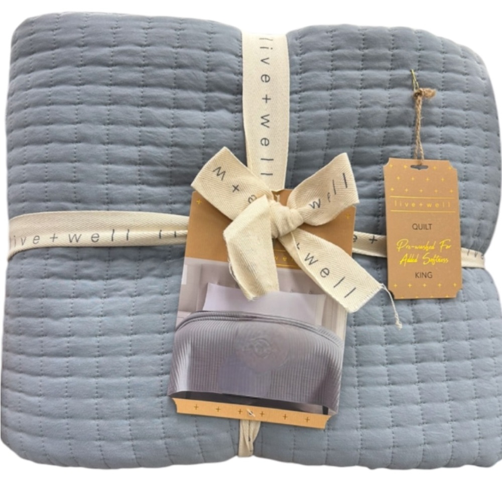 Live Well Vapor Blue King Quilt 102”x90” NEW with Tags 100% Polyester
